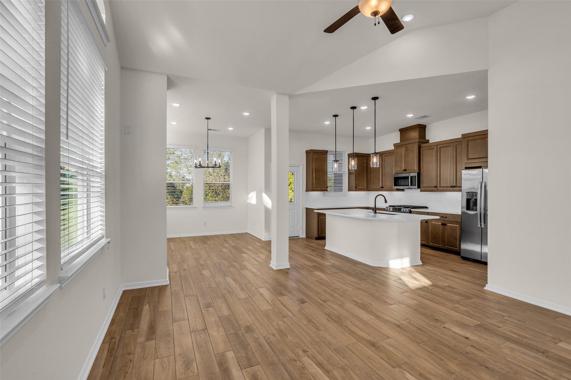 107 W Coralburst Loop, Montgomery, TX 77316 107 W Coralburst Loop, Montgomery, TX 77316