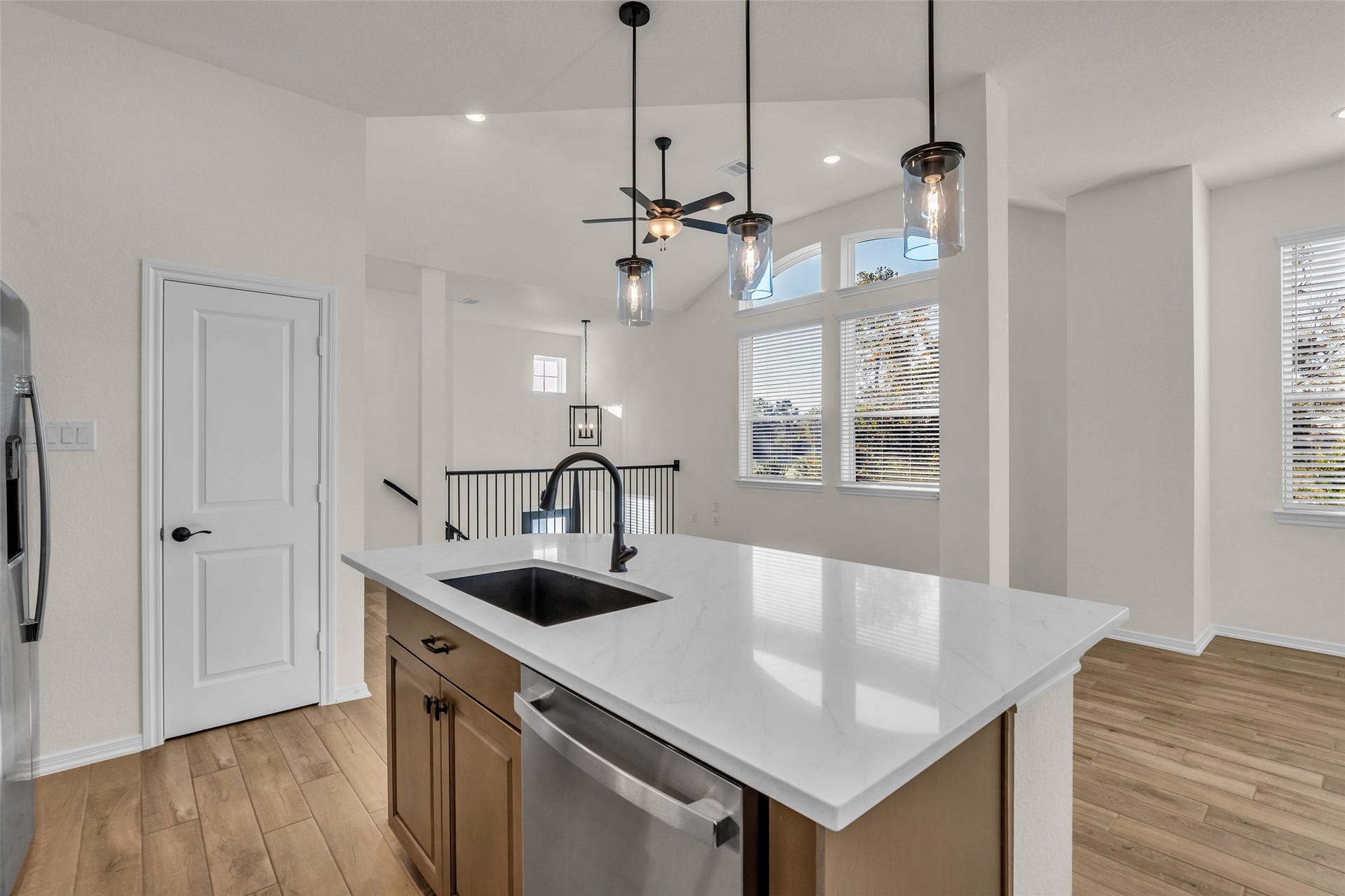 107 W Coralburst Loop, Montgomery, TX 77316 107 W Coralburst Loop, Montgomery, TX 77316