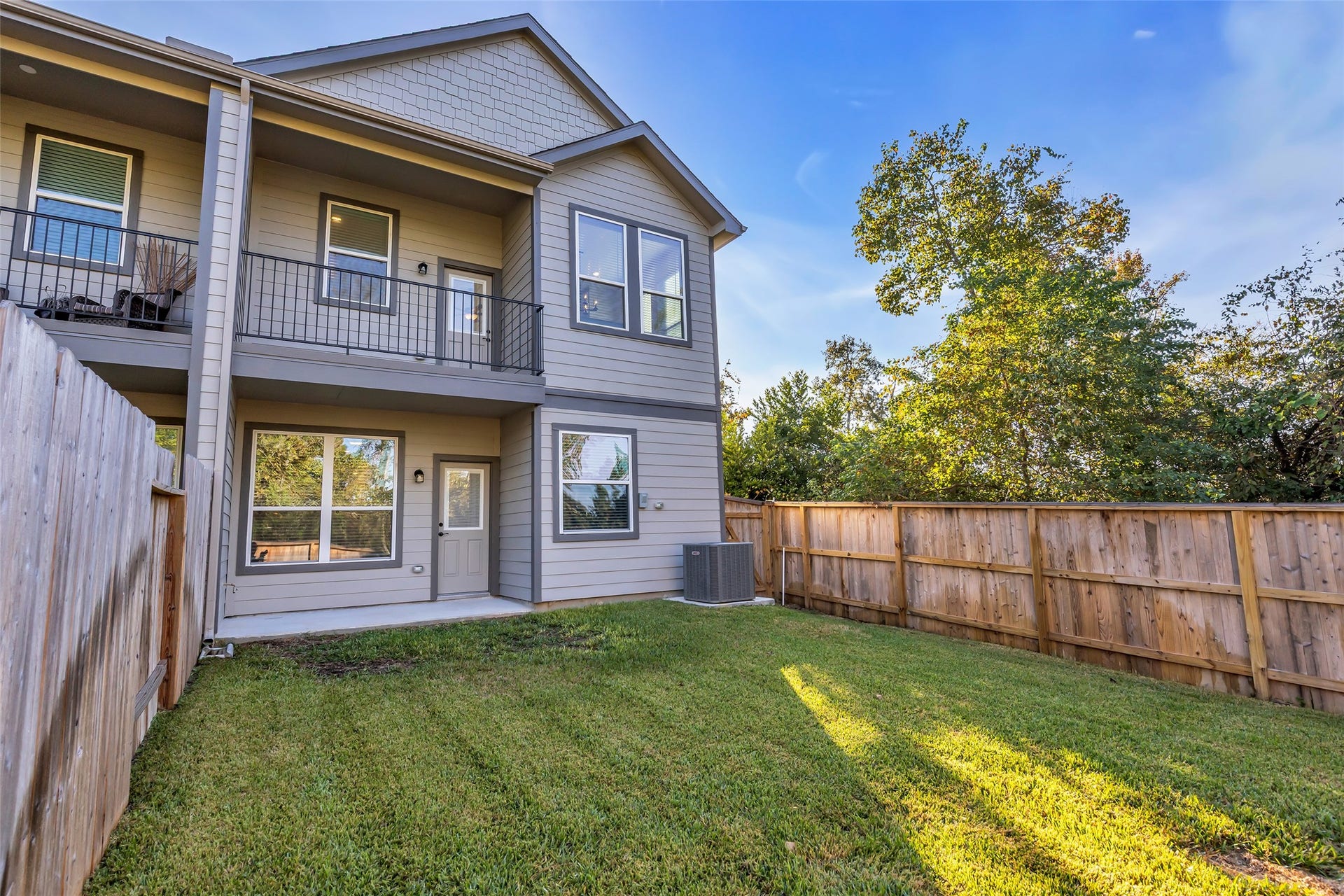 107 W Coralburst Loop, Montgomery, TX 77316 107 W Coralburst Loop, Montgomery, TX 77316