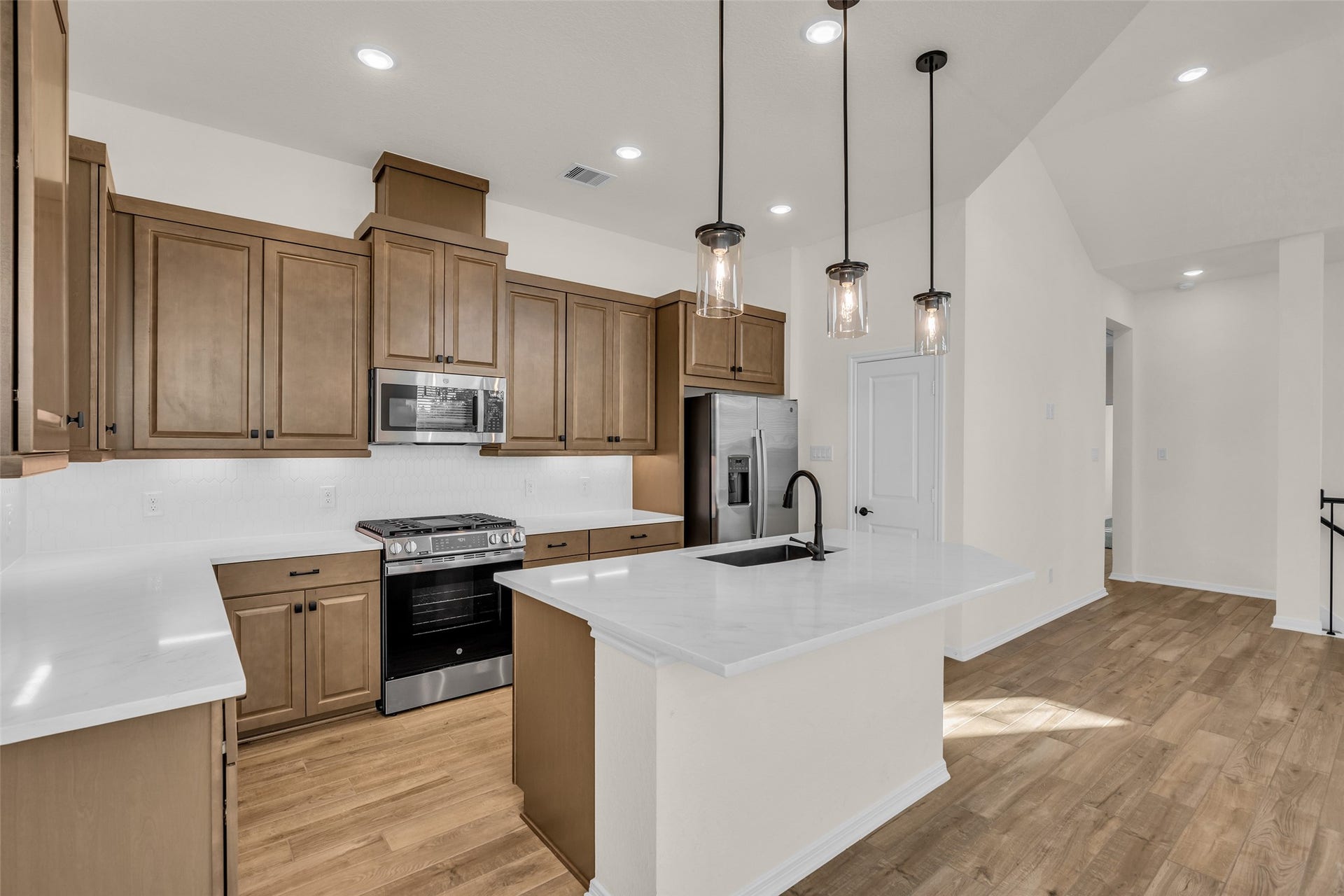 107 W Coralburst Loop, Montgomery, TX 77316 107 W Coralburst Loop, Montgomery, TX 77316