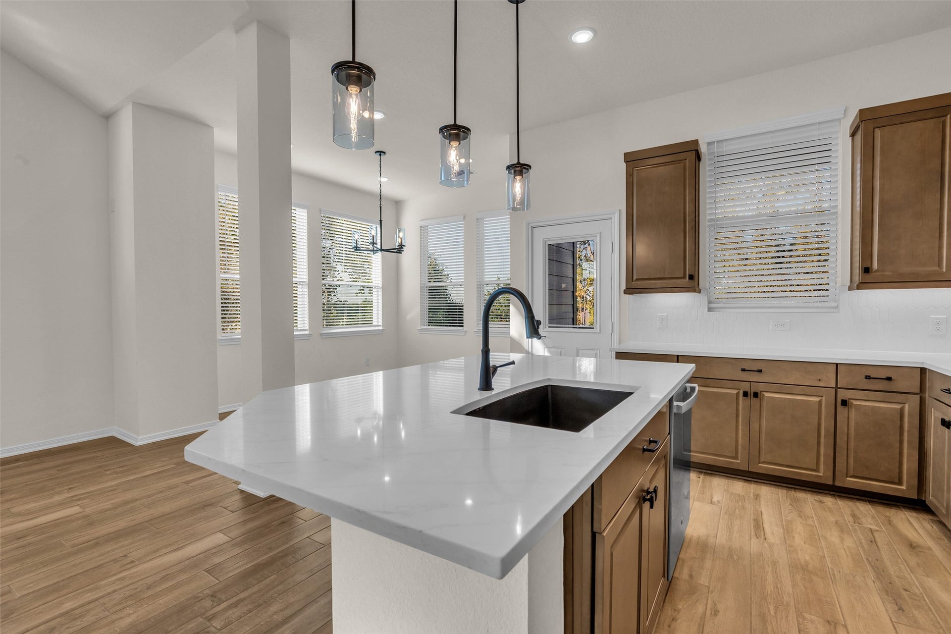 107 W Coralburst Loop, Montgomery, TX 77316 107 W Coralburst Loop, Montgomery, TX 77316