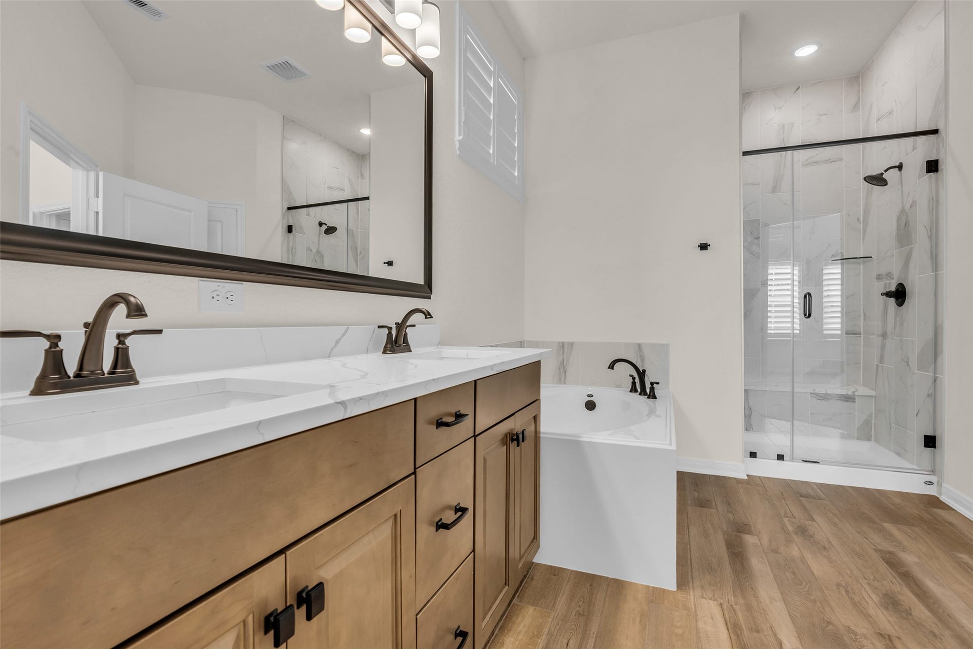 107 W Coralburst Loop, Montgomery, TX 77316 107 W Coralburst Loop, Montgomery, TX 77316