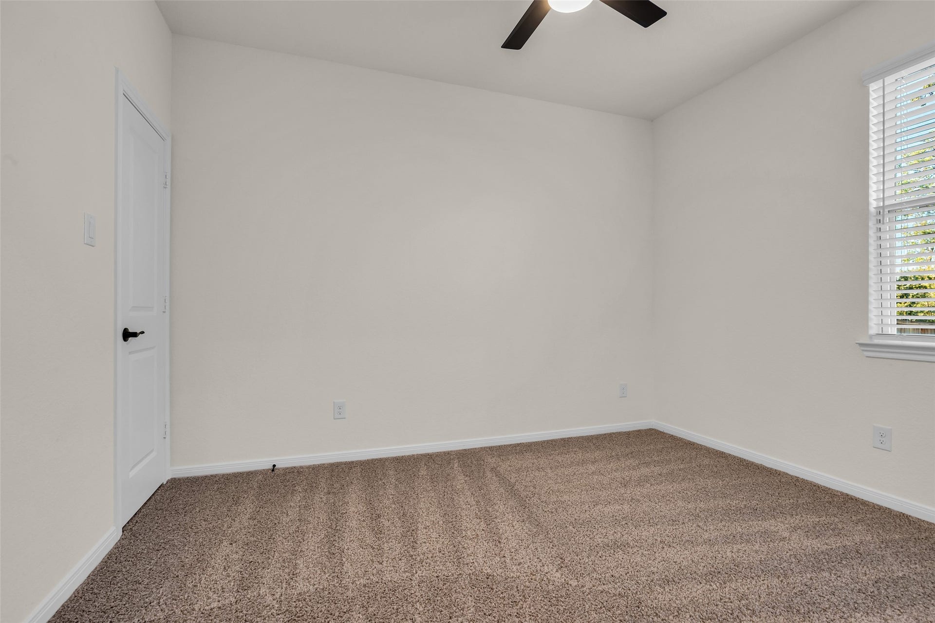107 W Coralburst Loop, Montgomery, TX 77316 107 W Coralburst Loop, Montgomery, TX 77316