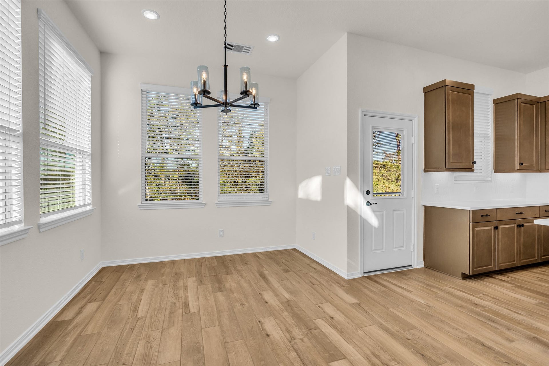 107 W Coralburst Loop, Montgomery, TX 77316 107 W Coralburst Loop, Montgomery, TX 77316