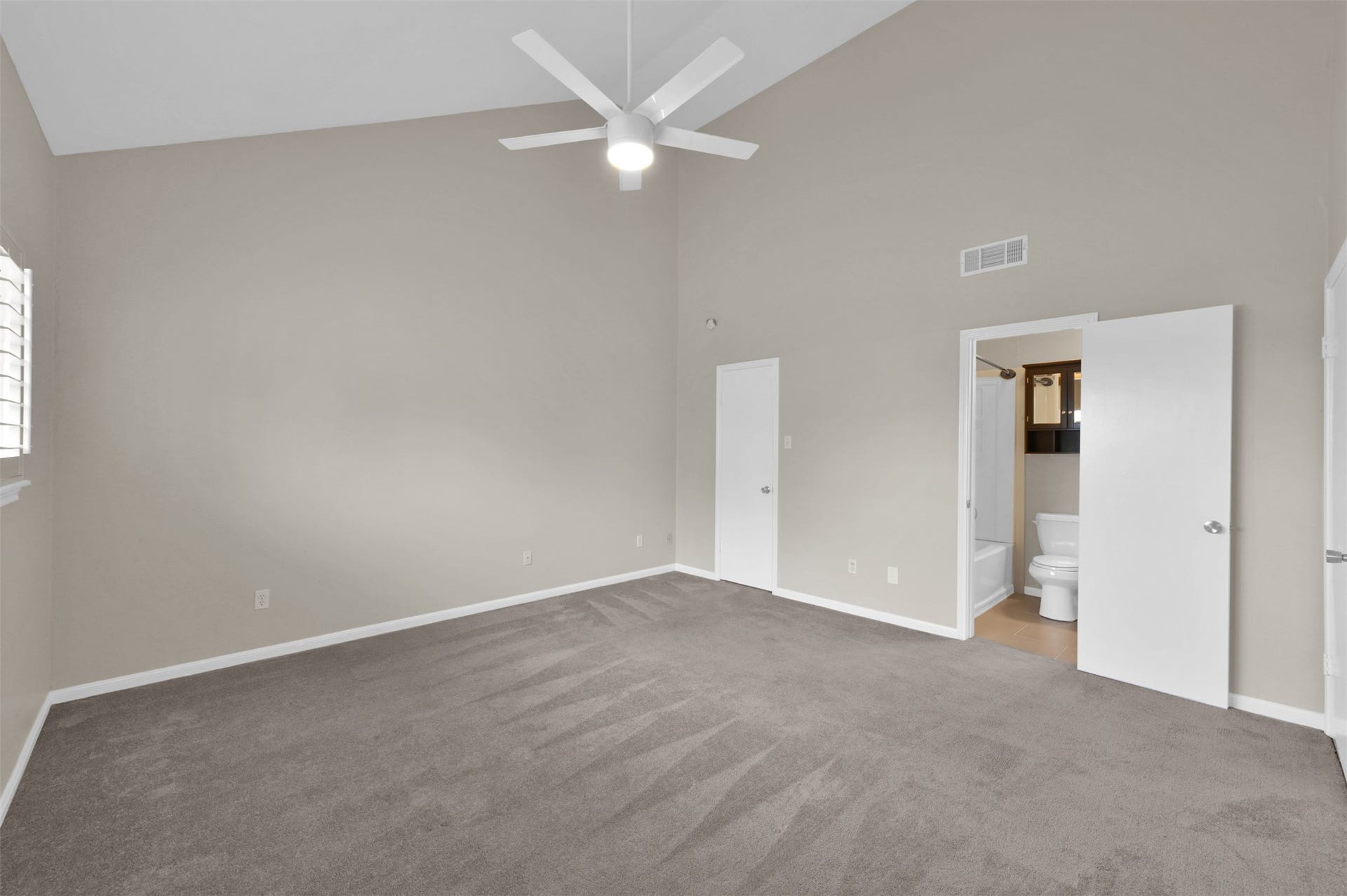 132 April Point Drive S, Conroe, TX 77356 132 April Point Drive S, Conroe, TX 77356