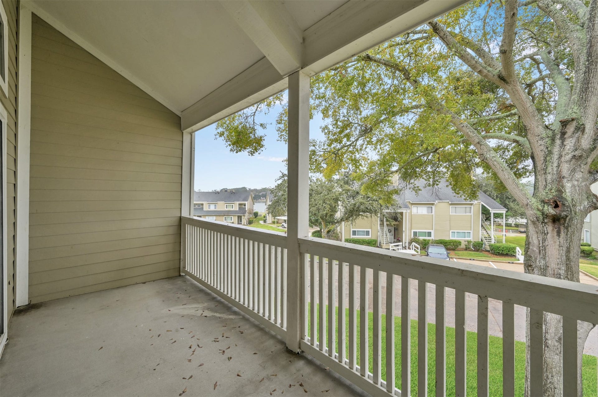 132 April Point Drive S, Conroe, TX 77356 132 April Point Drive S, Conroe, TX 77356