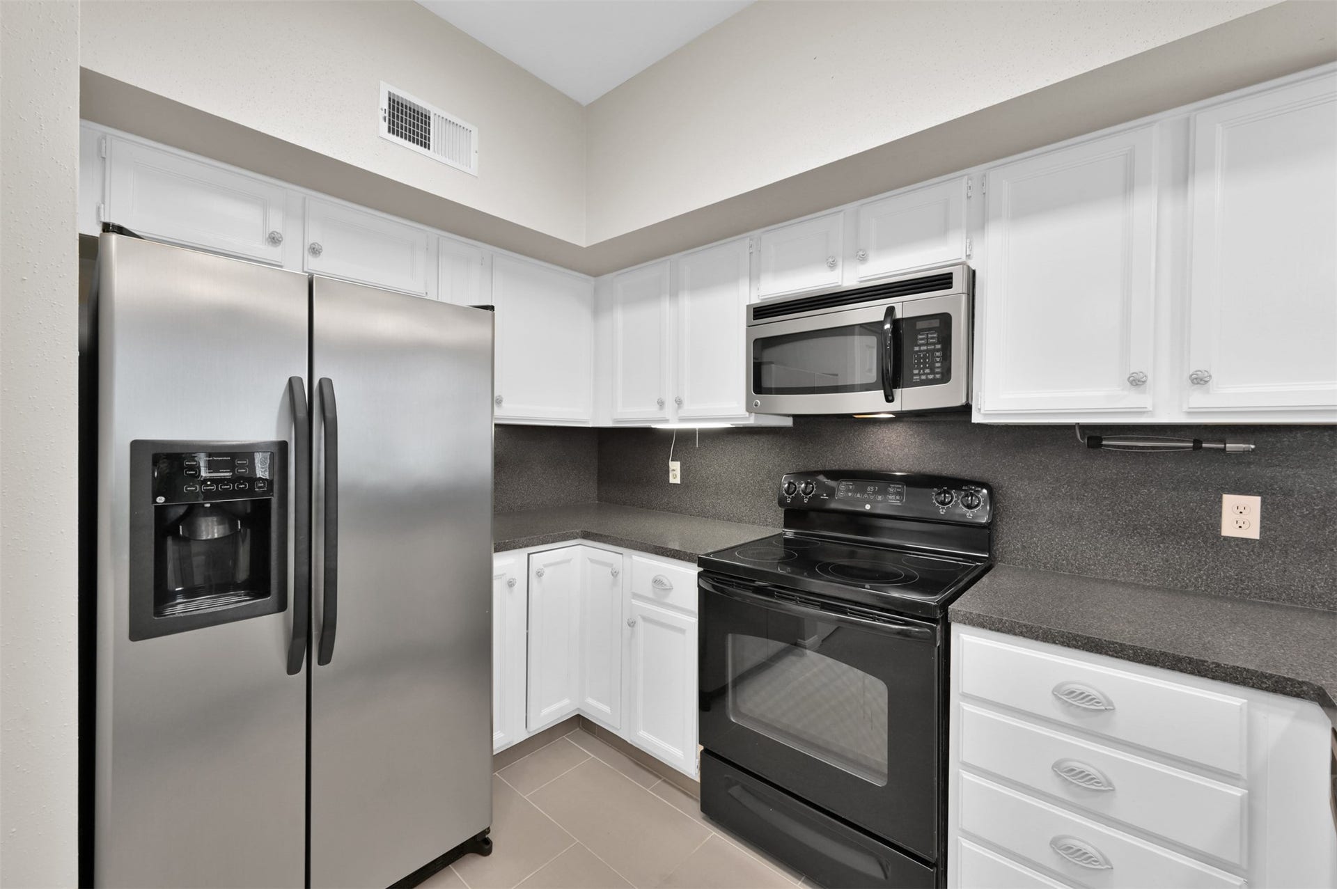 132 April Point Drive S, Conroe, TX 77356 132 April Point Drive S, Conroe, TX 77356