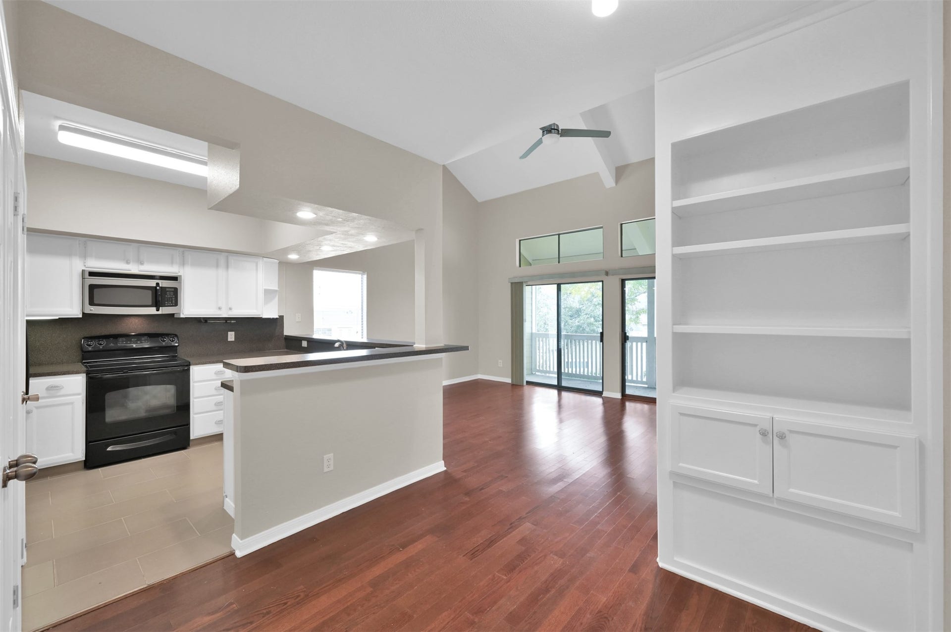 132 April Point Drive S, Conroe, TX 77356 132 April Point Drive S, Conroe, TX 77356