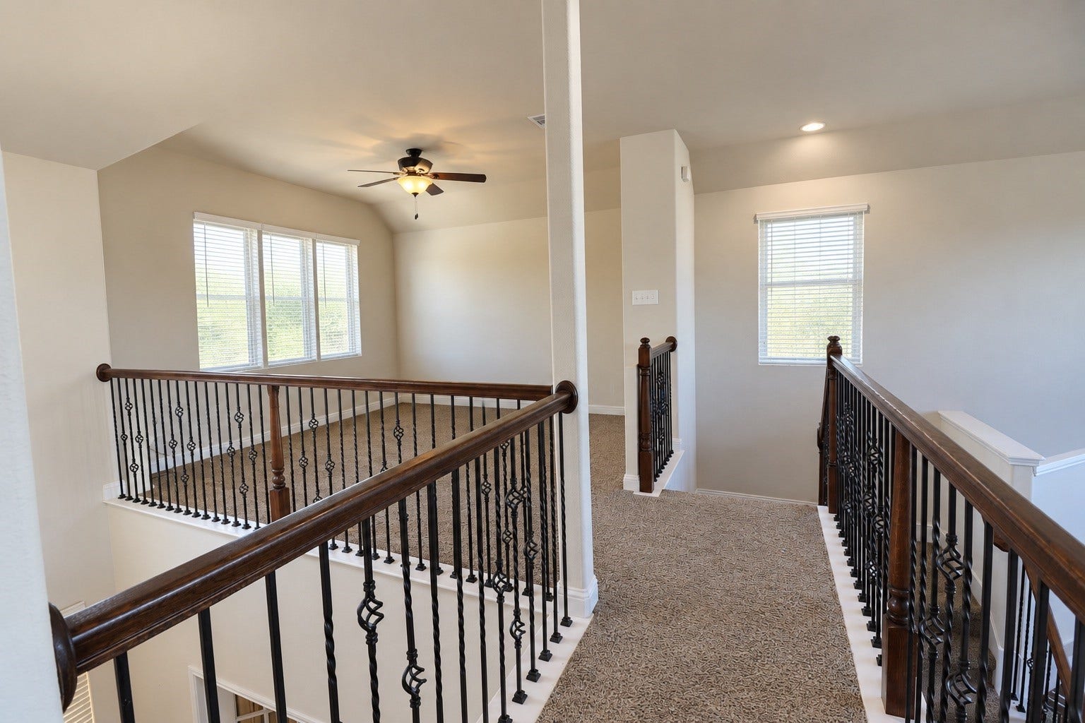 3913 Ginger Fields Court, Pearland, TX 77581 Stairs that lead to two hallways