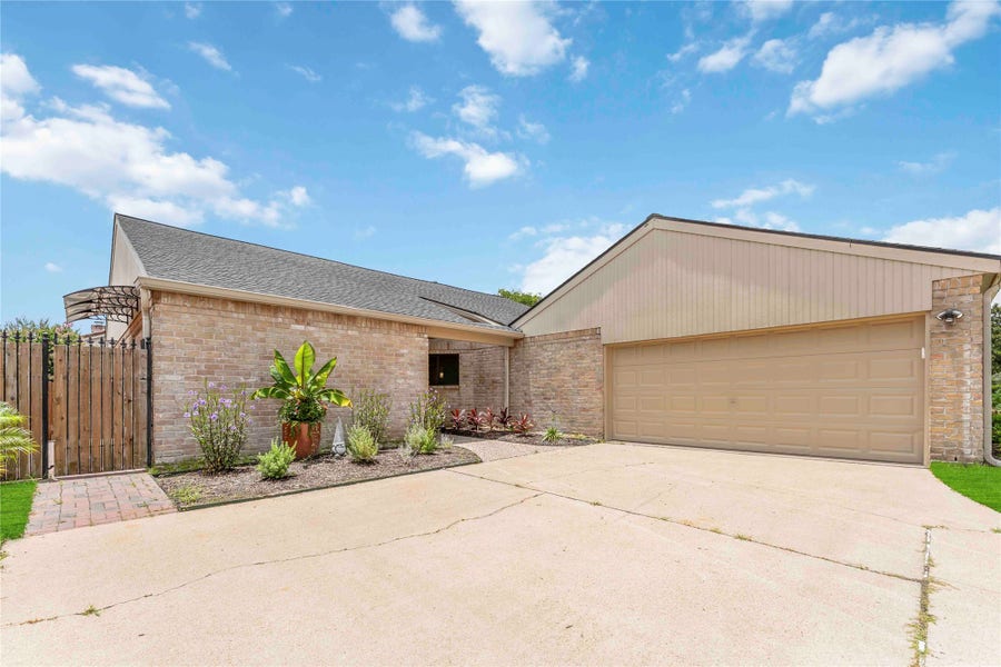 Property photo for 14147 Hillvale Drive, Houston, TX