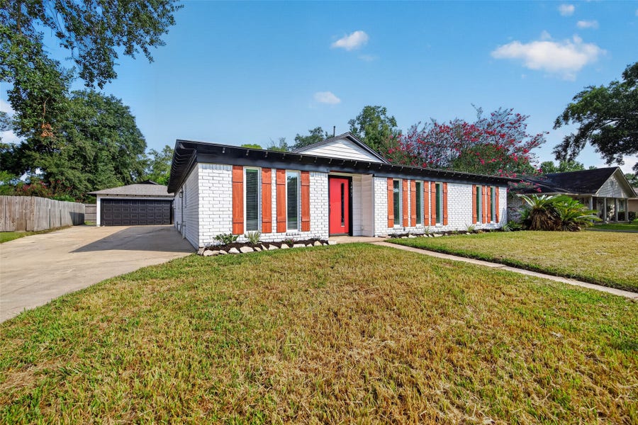Property photo for 1407 Neptune Lane, Houston, TX