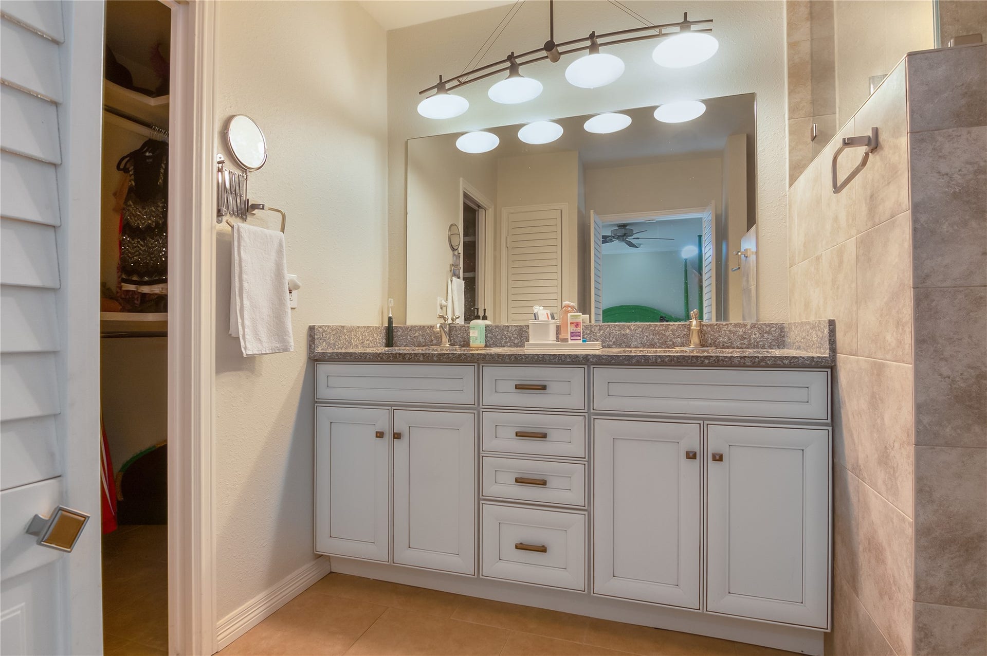 1802 Stoney Brook Drive, #104, Houston, TX 77063