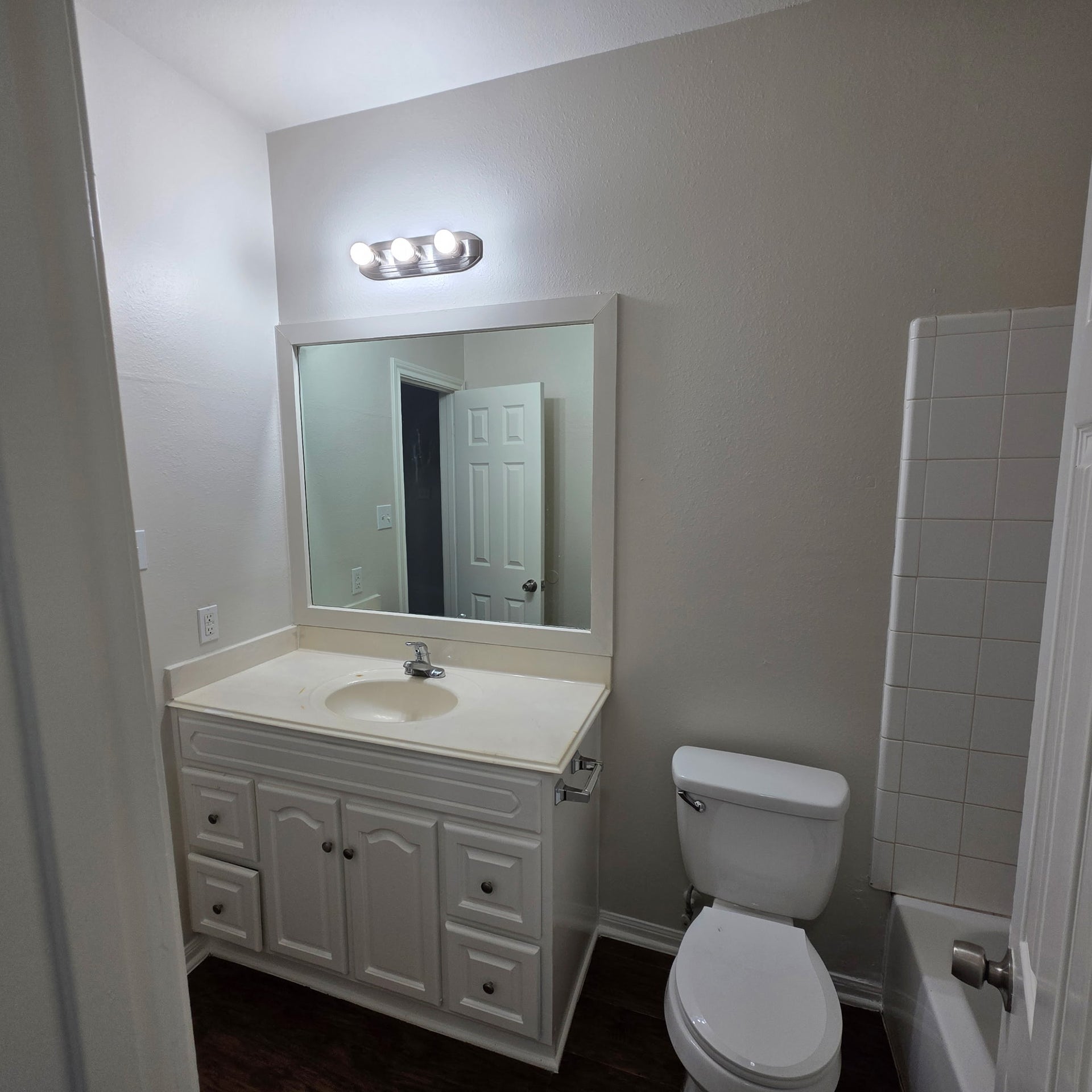 4321 Stassen Street, Houston, TX 77051 4321 Stassen Street, Houston, TX 77051