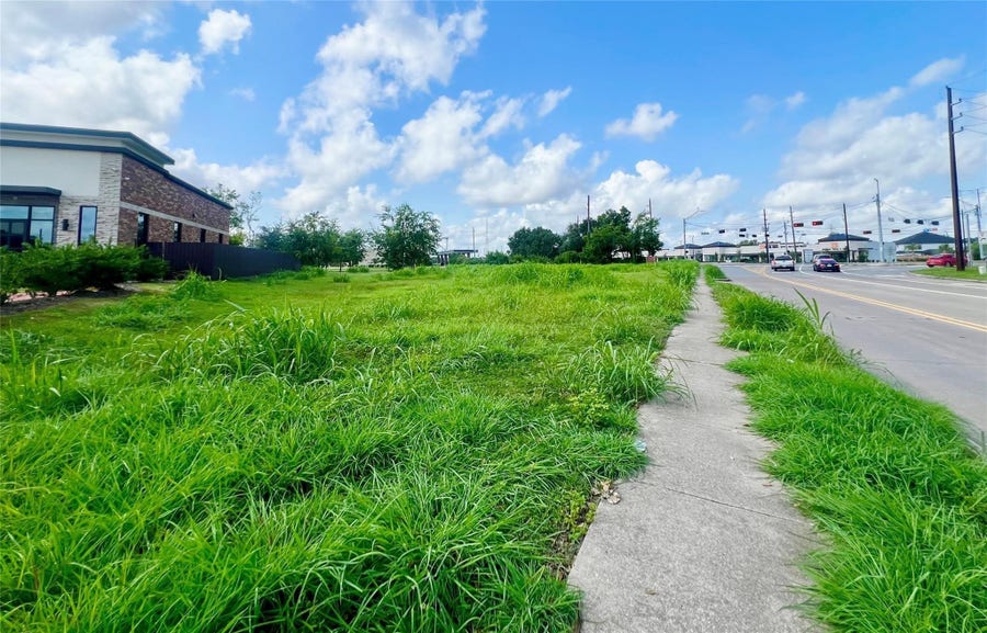 Property photo for 2023 5th Street, Stafford, TX