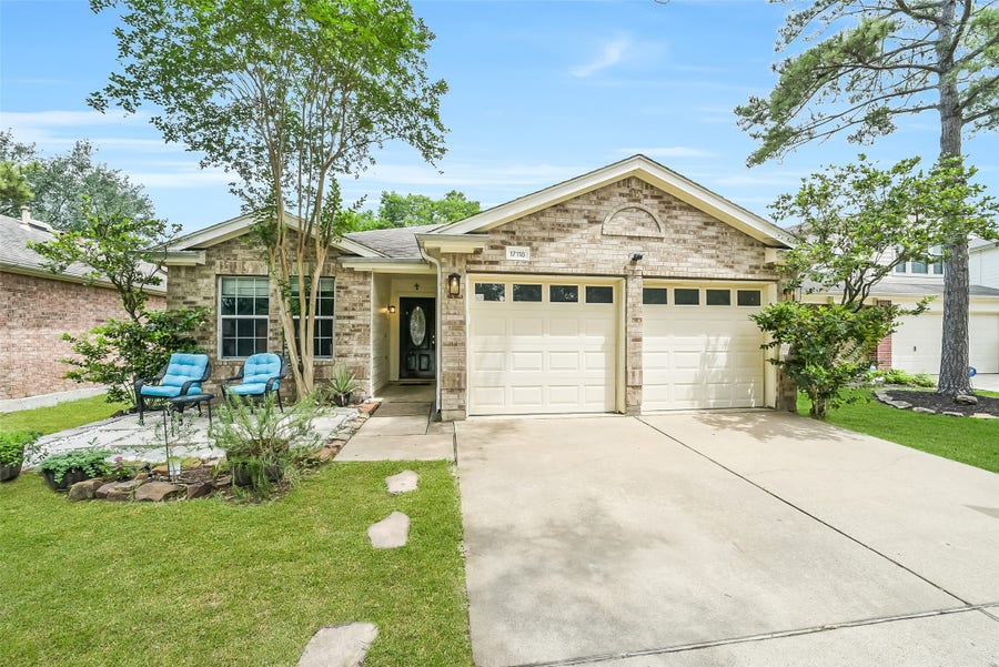 Property photo for 17118 Shadow Ledge Drive, Houston, TX