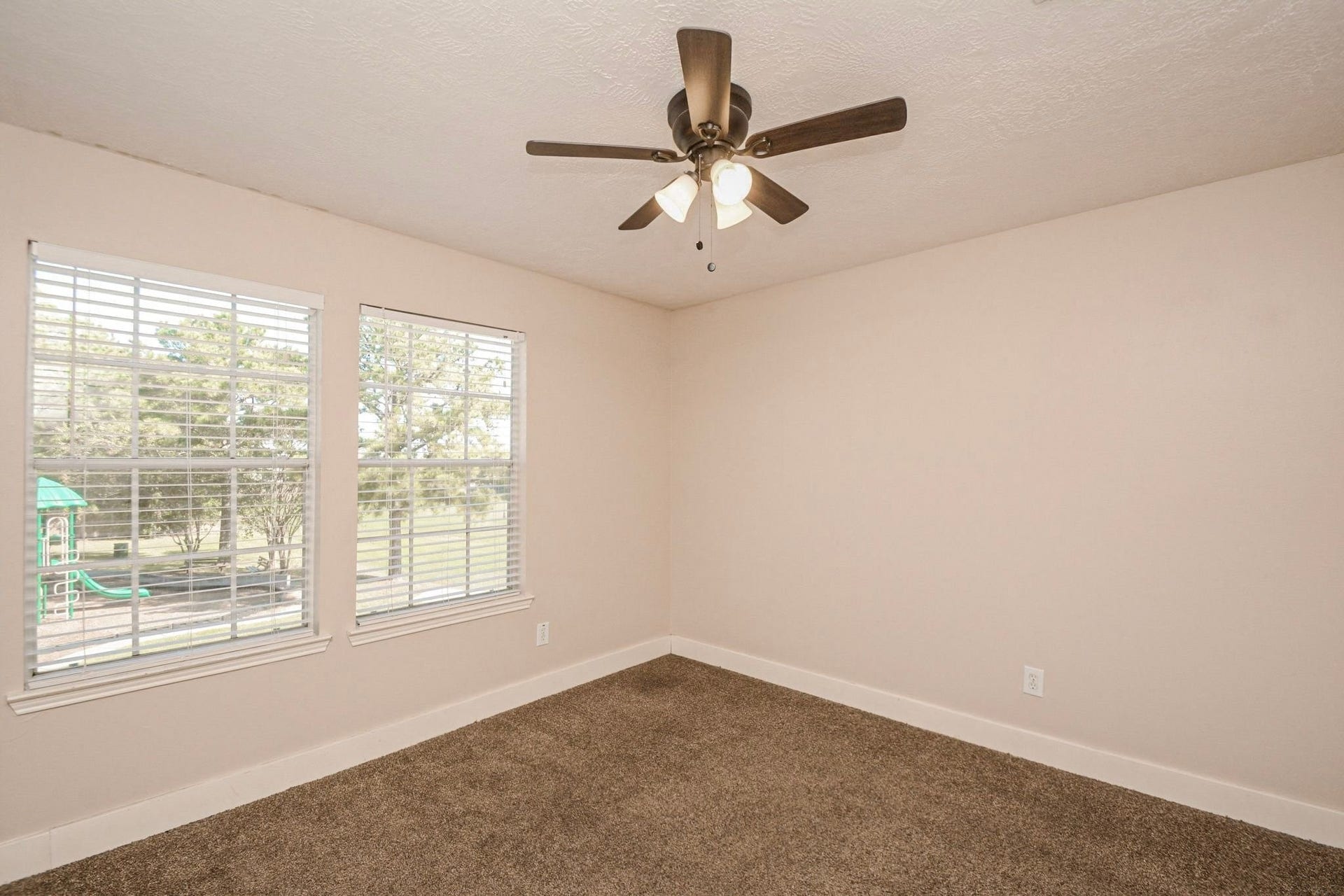 9742 Farrell Drive, Houston, TX 77070 9742 Farrell Drive, Houston, TX 77070