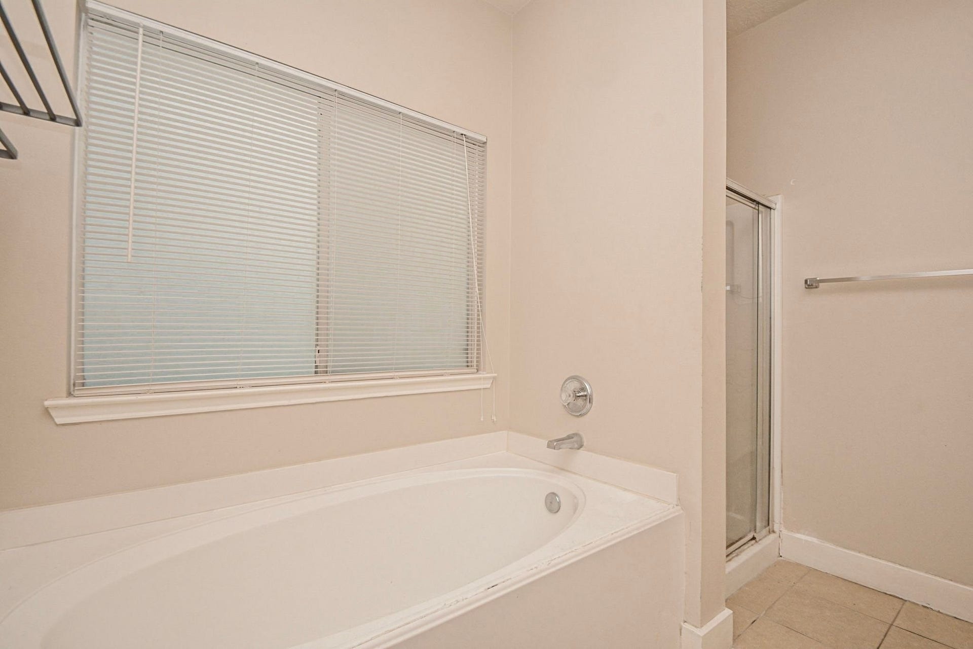 9742 Farrell Drive, Houston, TX 77070 9742 Farrell Drive, Houston, TX 77070