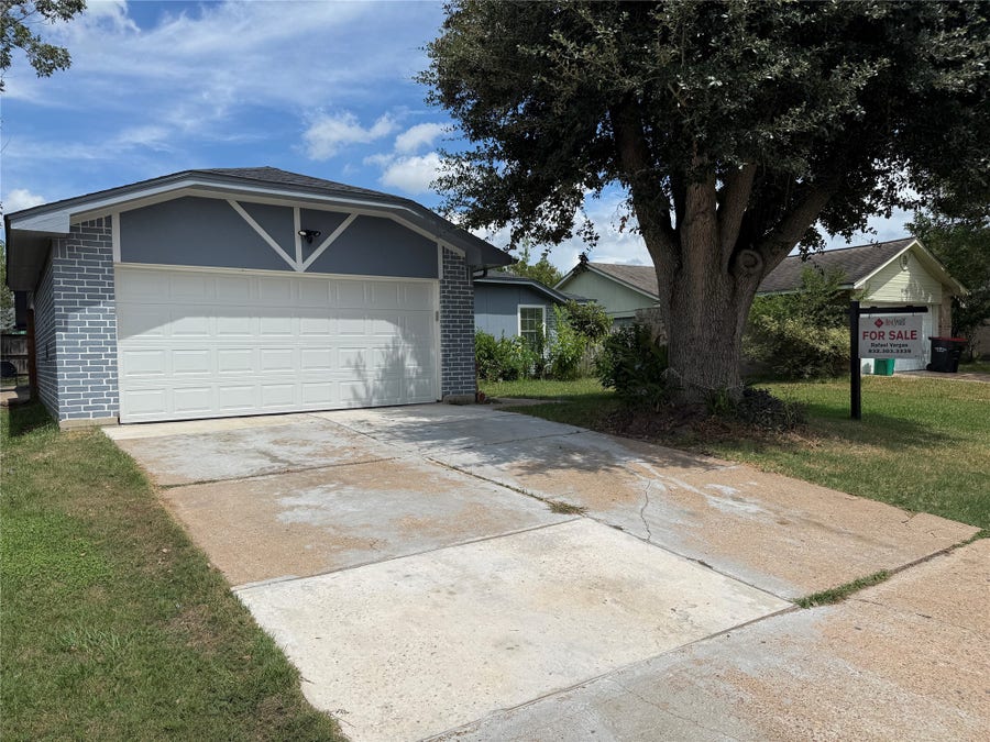 Property photo for 16718 Sinaloa Drive, Houston, TX