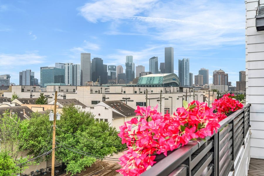 Property photo for 3 N St Charles St F Street, Houston, TX