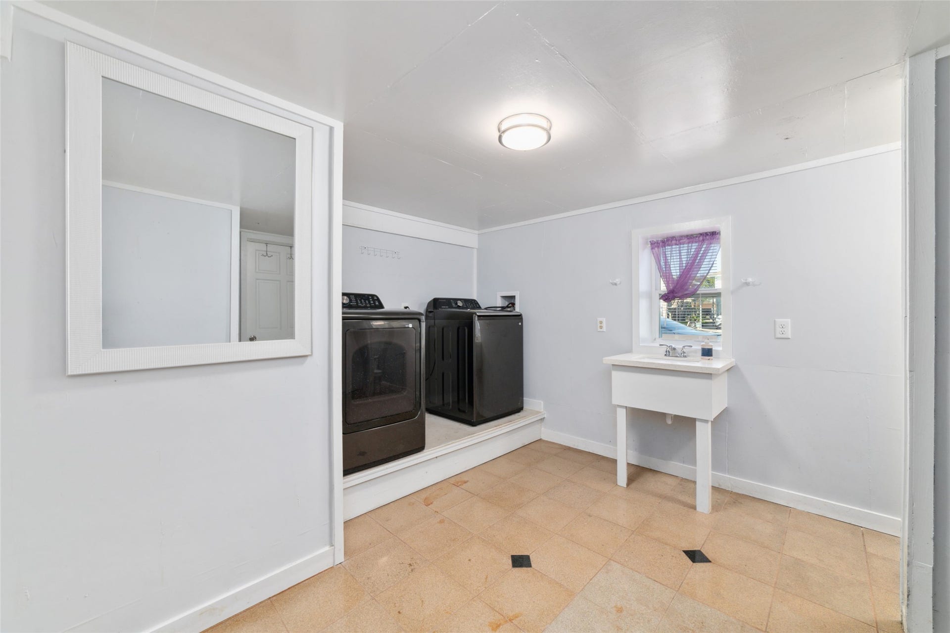 196 Barracuda Street, Bayou Vista, TX 77563 196 Barracuda Street, Bayou Vista, TX 77563