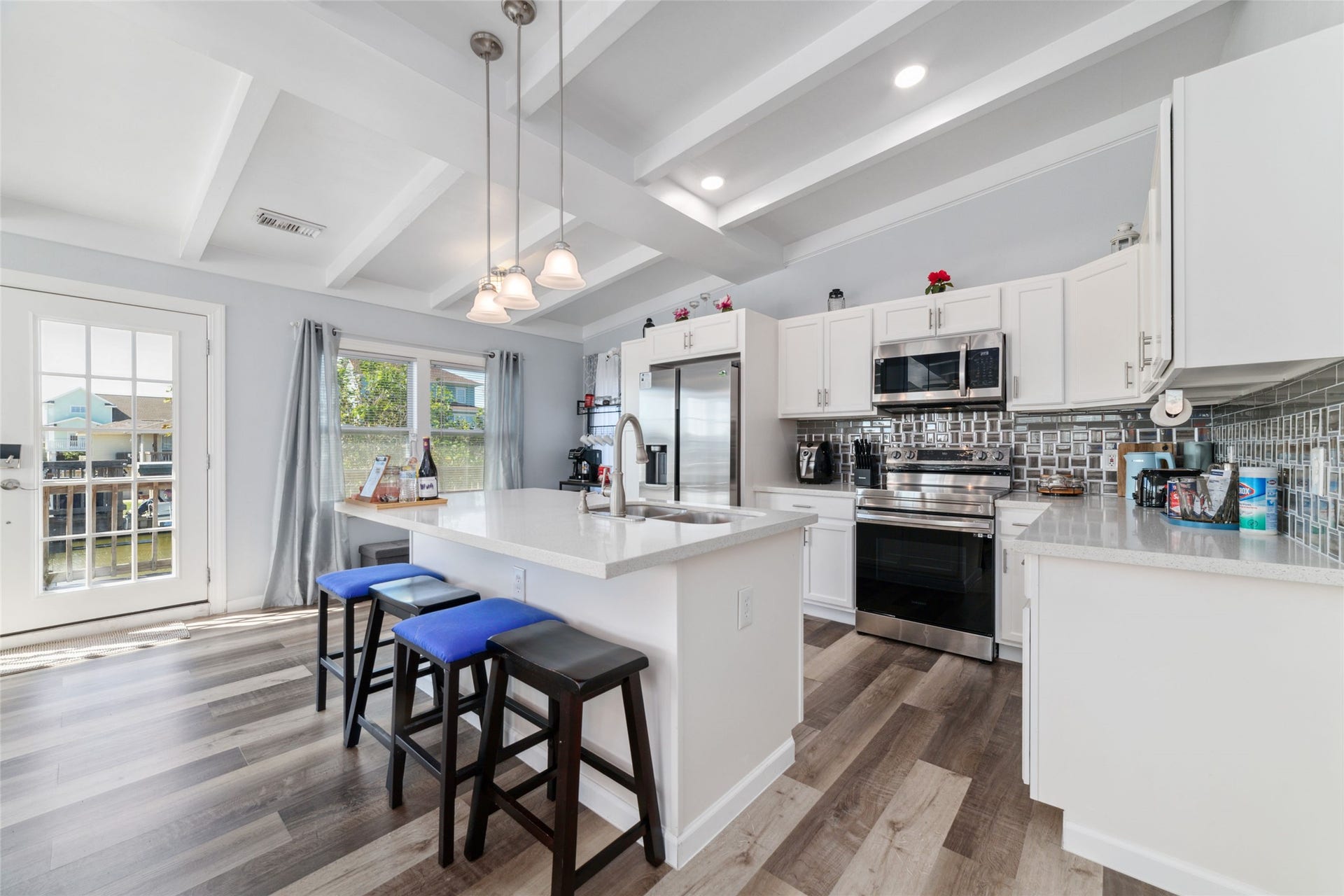 196 Barracuda Street, Bayou Vista, TX 77563 196 Barracuda Street, Bayou Vista, TX 77563