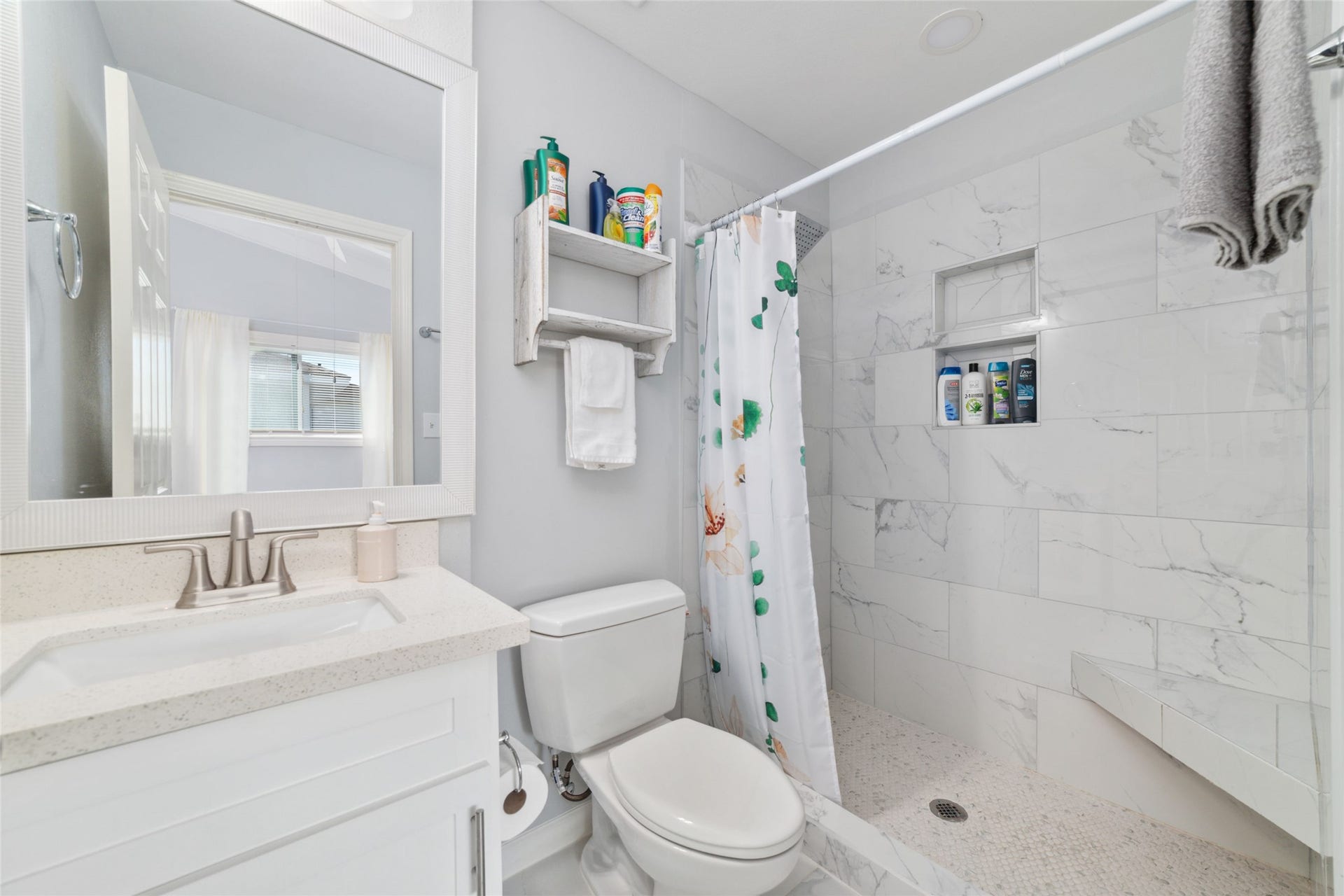 196 Barracuda Street, Bayou Vista, TX 77563 196 Barracuda Street, Bayou Vista, TX 77563