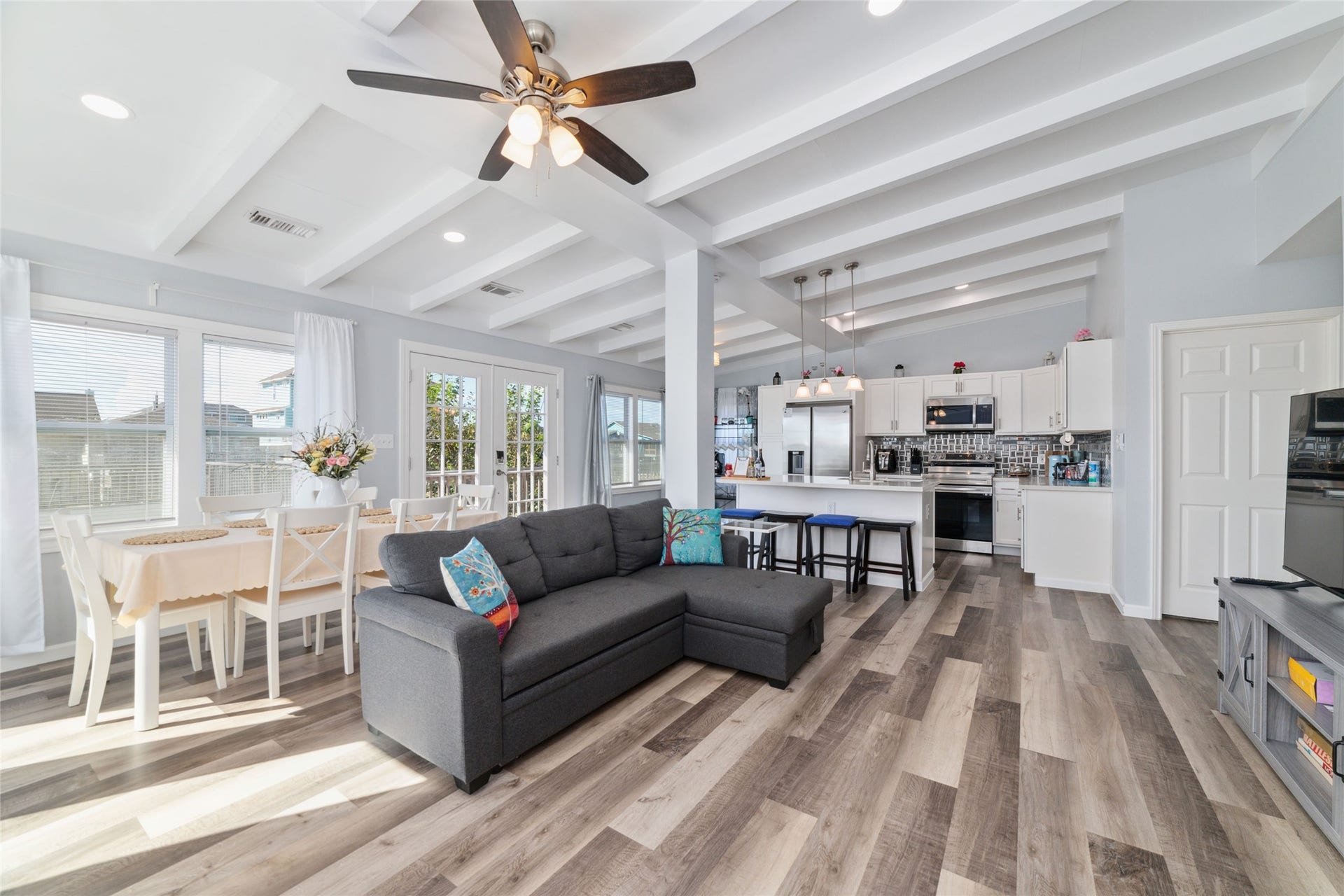 196 Barracuda Street, Bayou Vista, TX 77563 196 Barracuda Street, Bayou Vista, TX 77563