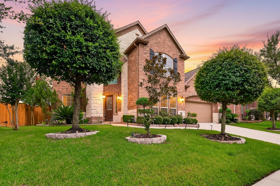 Property photo for 6130 Riverchase Glen Drive, Houston, TX
