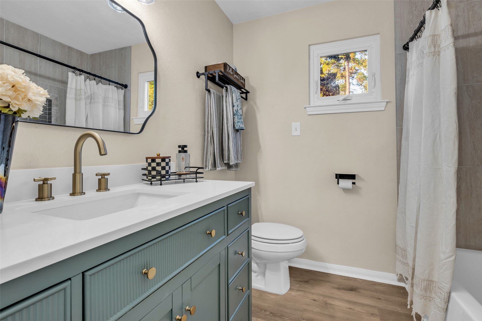 Upstairs bath, totally renovated