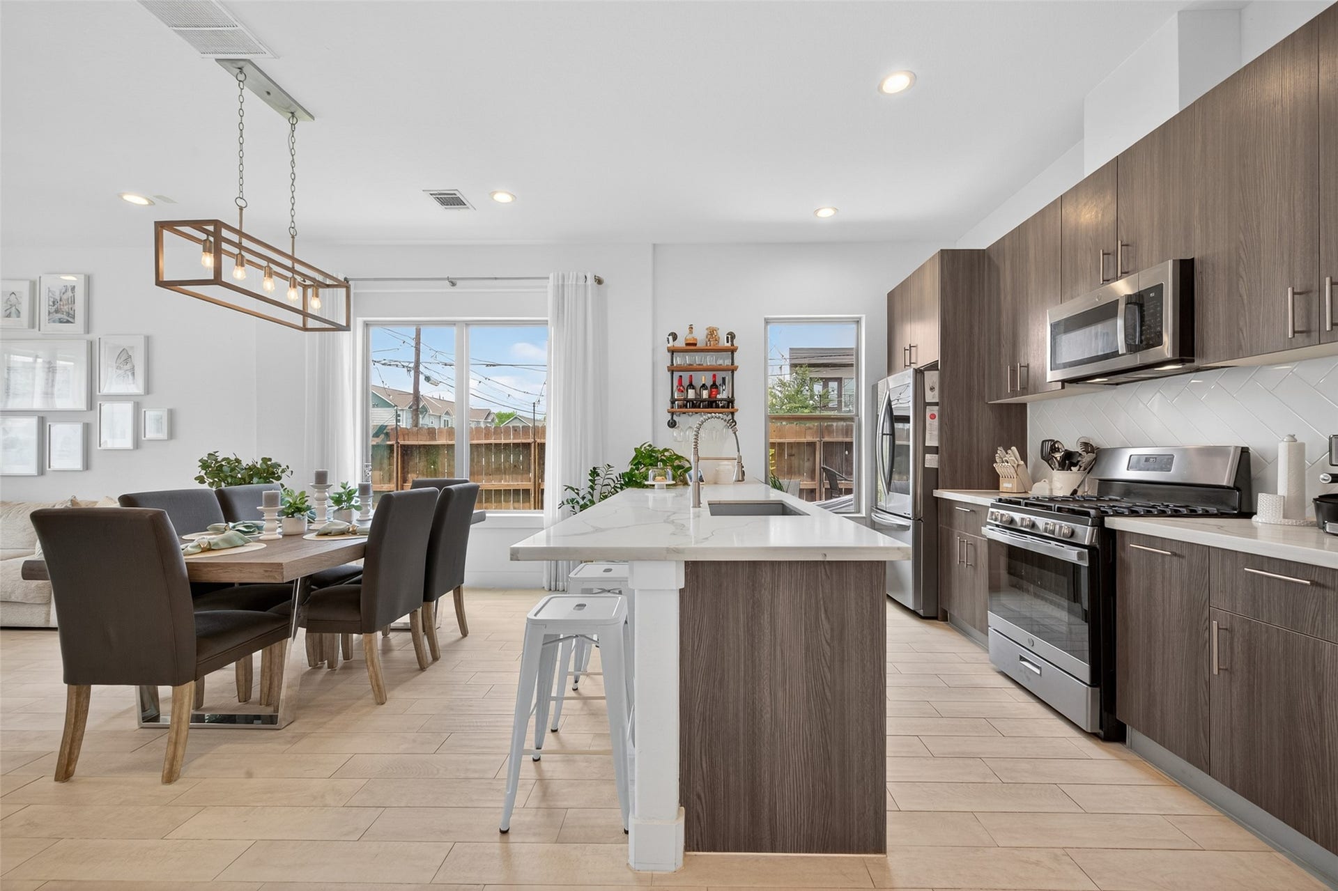 1712 Schweikhardt Street, Houston, TX 77020