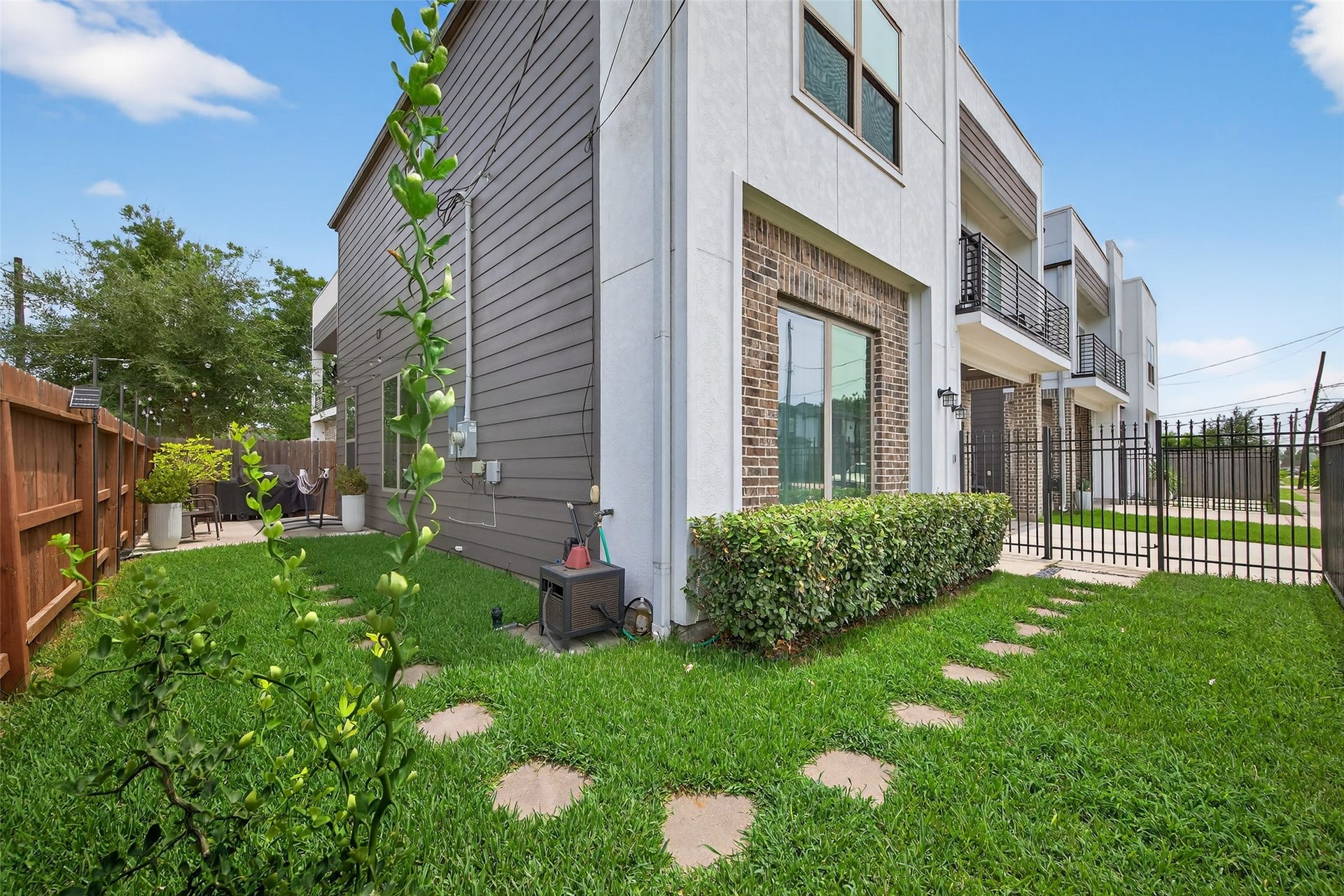 1712 Schweikhardt Street, Houston, TX 77020