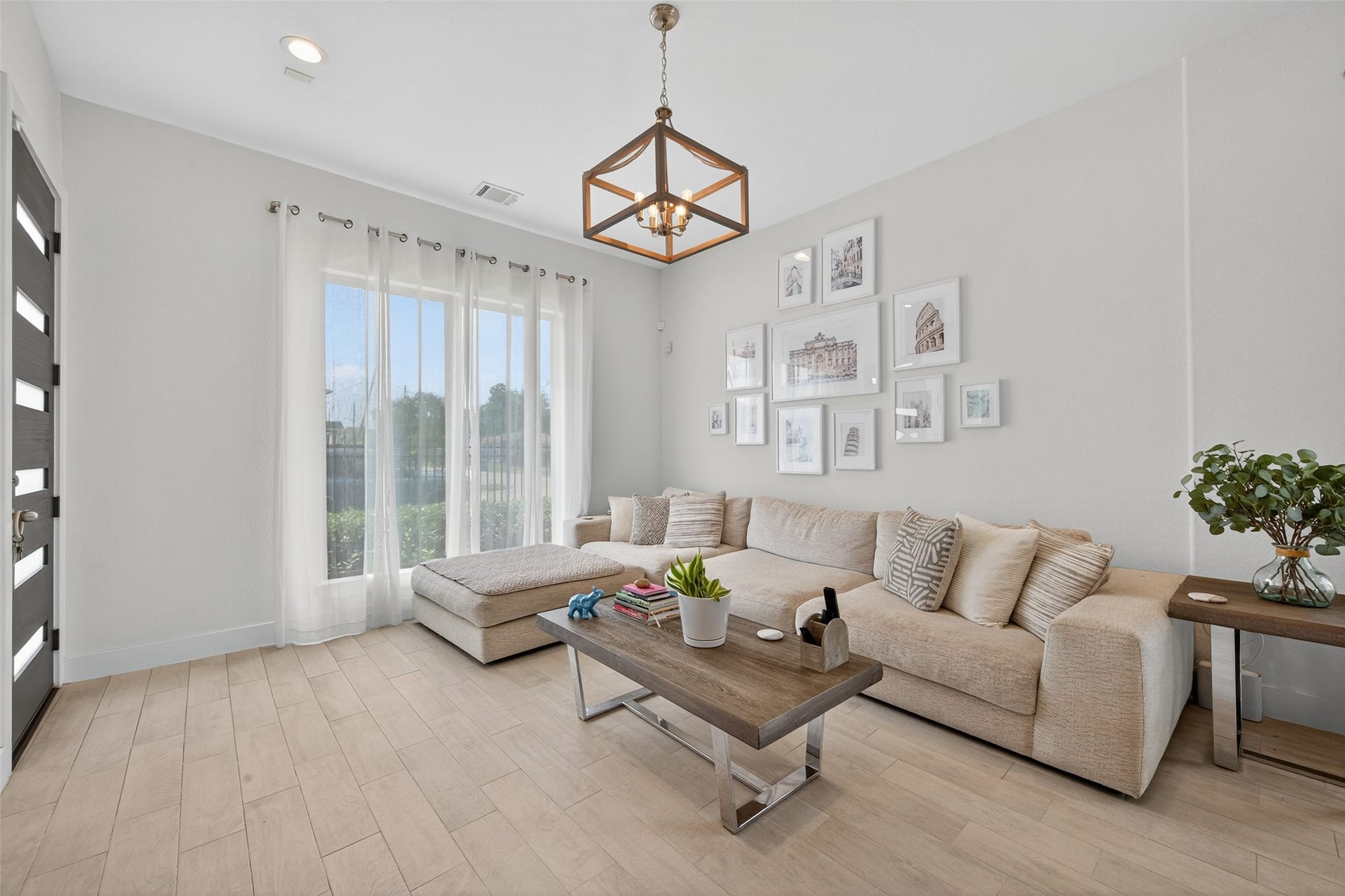 1712 Schweikhardt Street, Houston, TX 77020
