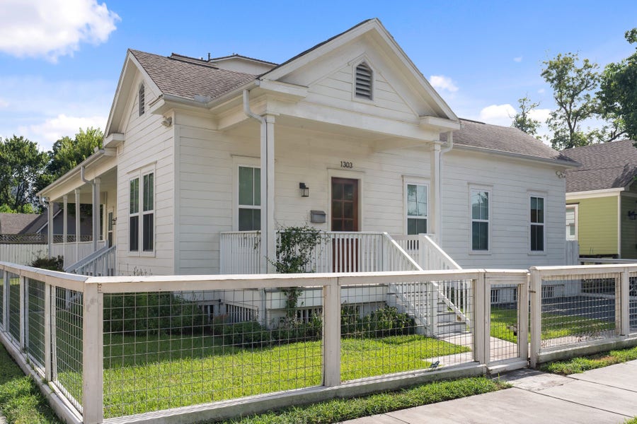 Property photo for 1303 Summer Street, Houston, TX