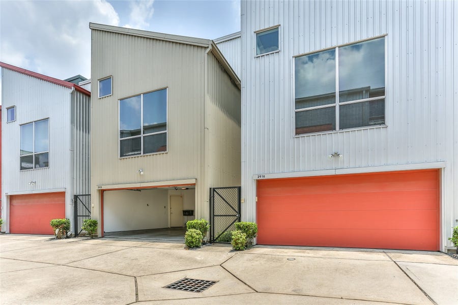 Property photo for 2918 Commerce Street, Houston, TX