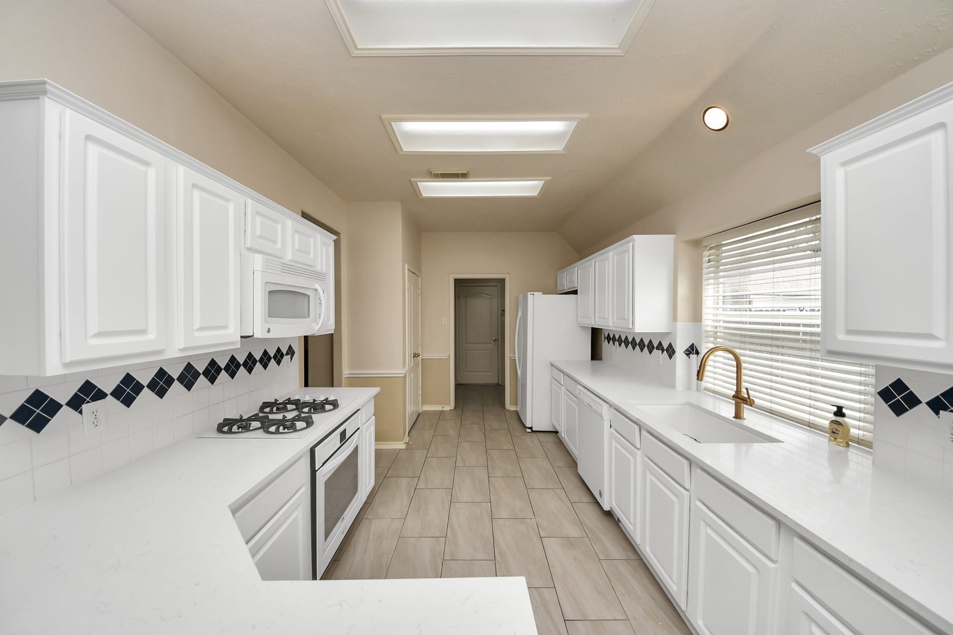 3906 Southsand Drive, Pearland, TX 77584 3906 Southsand Drive, Pearland, TX 77584