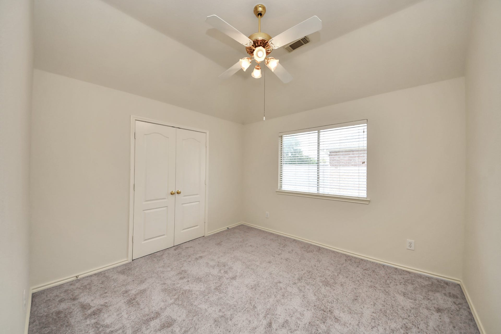 3906 Southsand Drive, Pearland, TX 77584 3906 Southsand Drive, Pearland, TX 77584