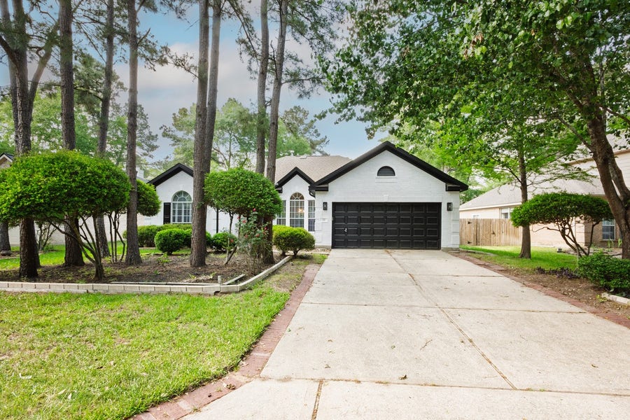 Property photo for 22 S Lace Arbor Drive, The Woodlands, TX