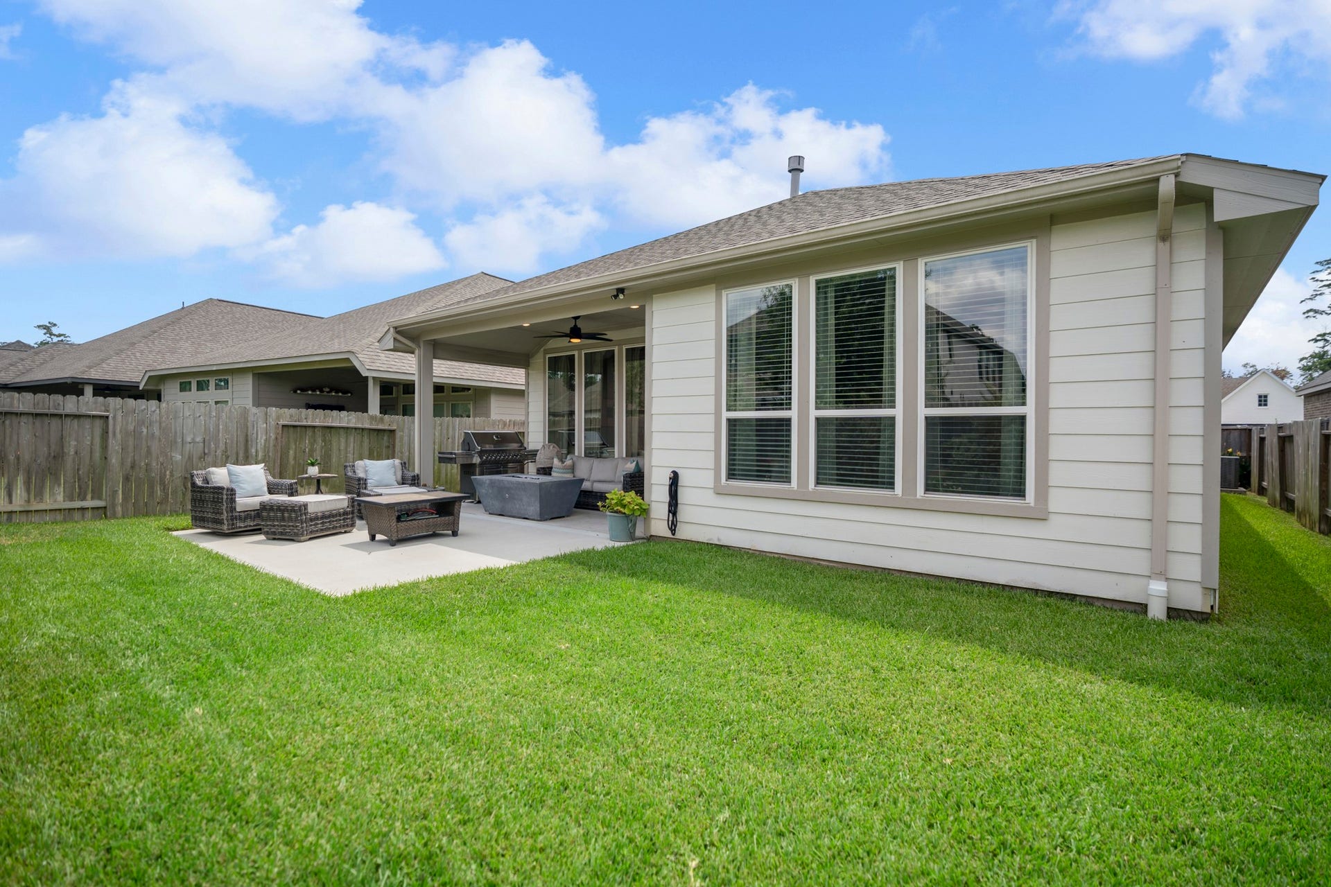 Such a great yard that has been well cared for!