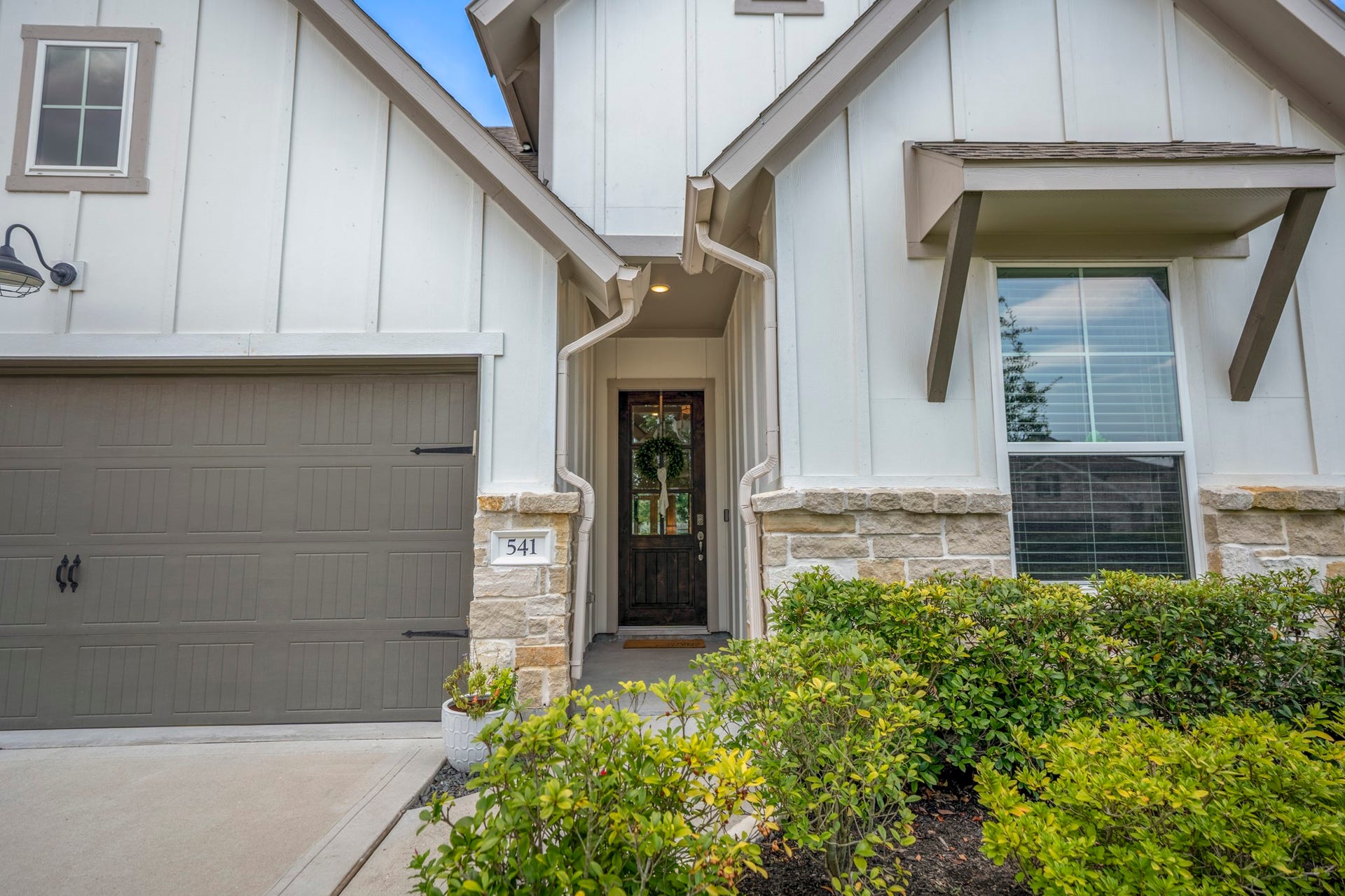 541 Cedar Harbor Court, Conroe, TX 77304