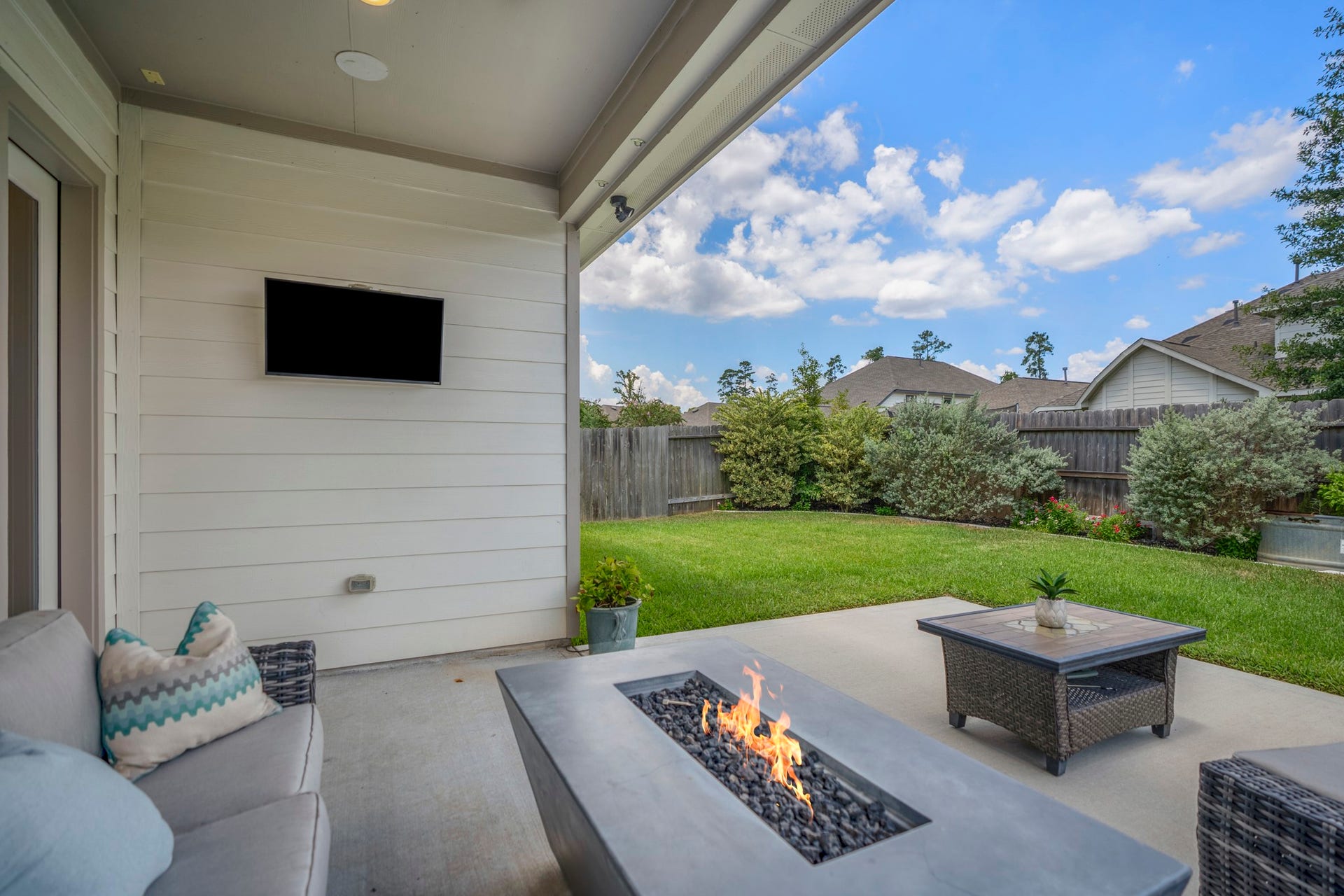 541 Cedar Harbor Court, Conroe, TX 77304