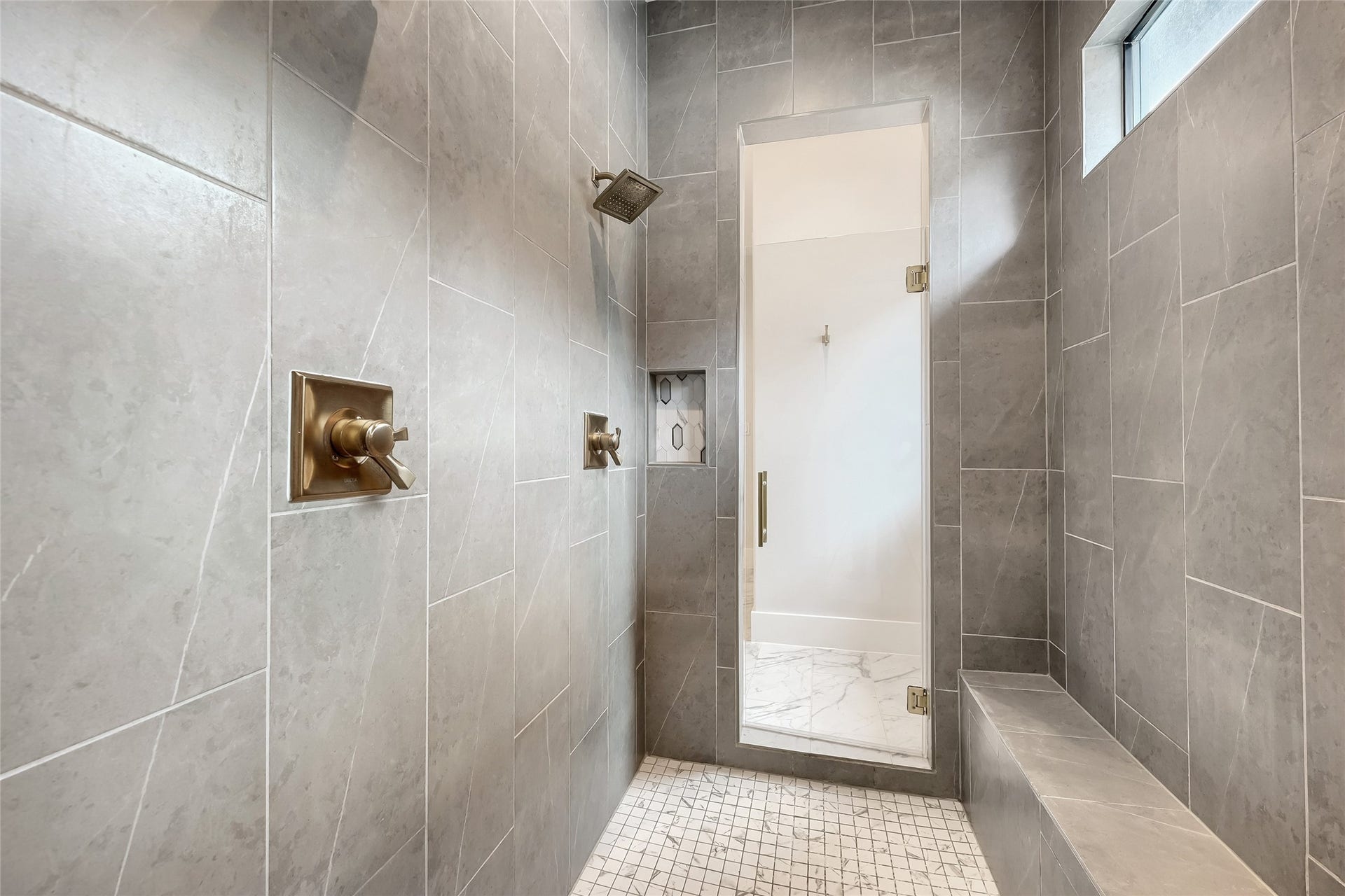 10130 Regatta Shore Drive, Missouri City, TX 77459 Primary Bathroom