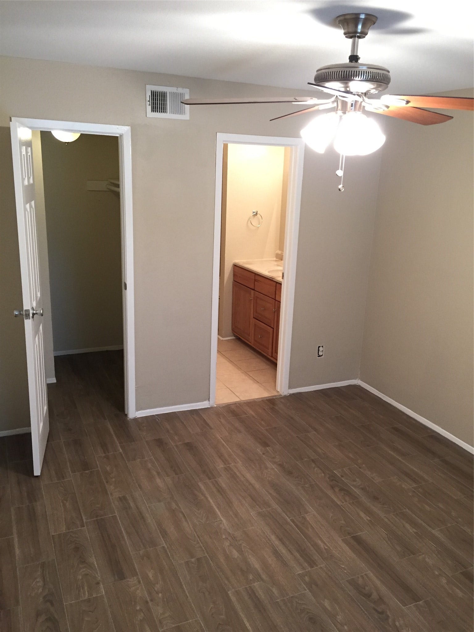 760 Memorial Mews Street, #B, Houston, TX 77079