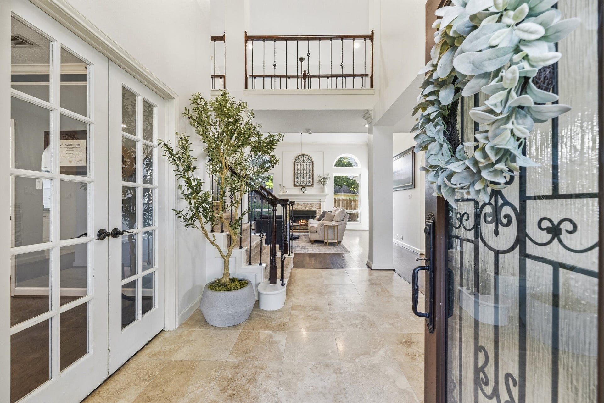 3519 Rolling Forest Drive, Spring, TX 77388 Entry Looking In