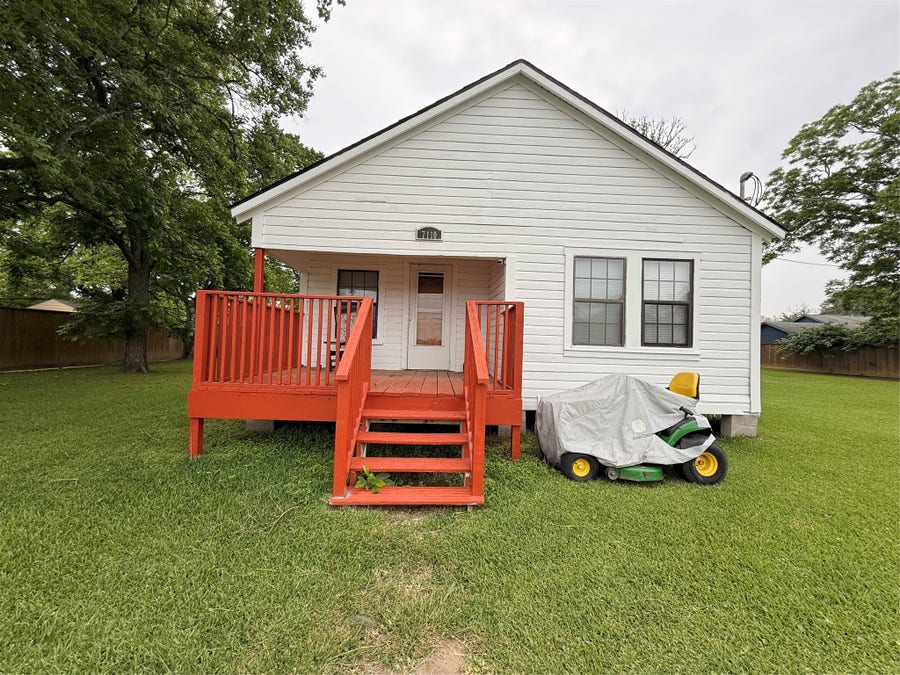 Property photo for 7110 Highway 6, Hitchcock, TX