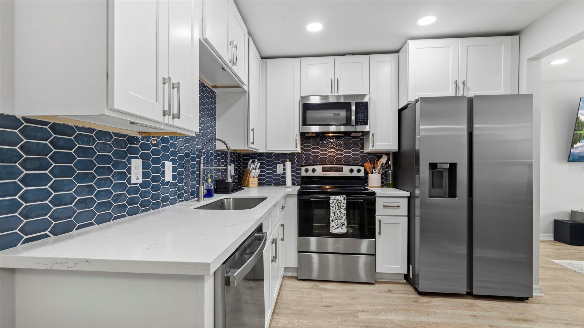 508 Azalea Drive, La Marque, TX 77568 Kitchen