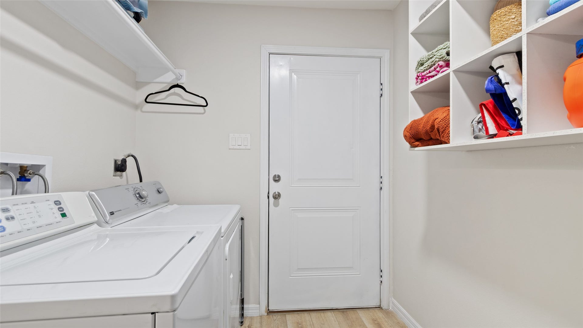 508 Azalea Drive, La Marque, TX 77568 Utility room in house