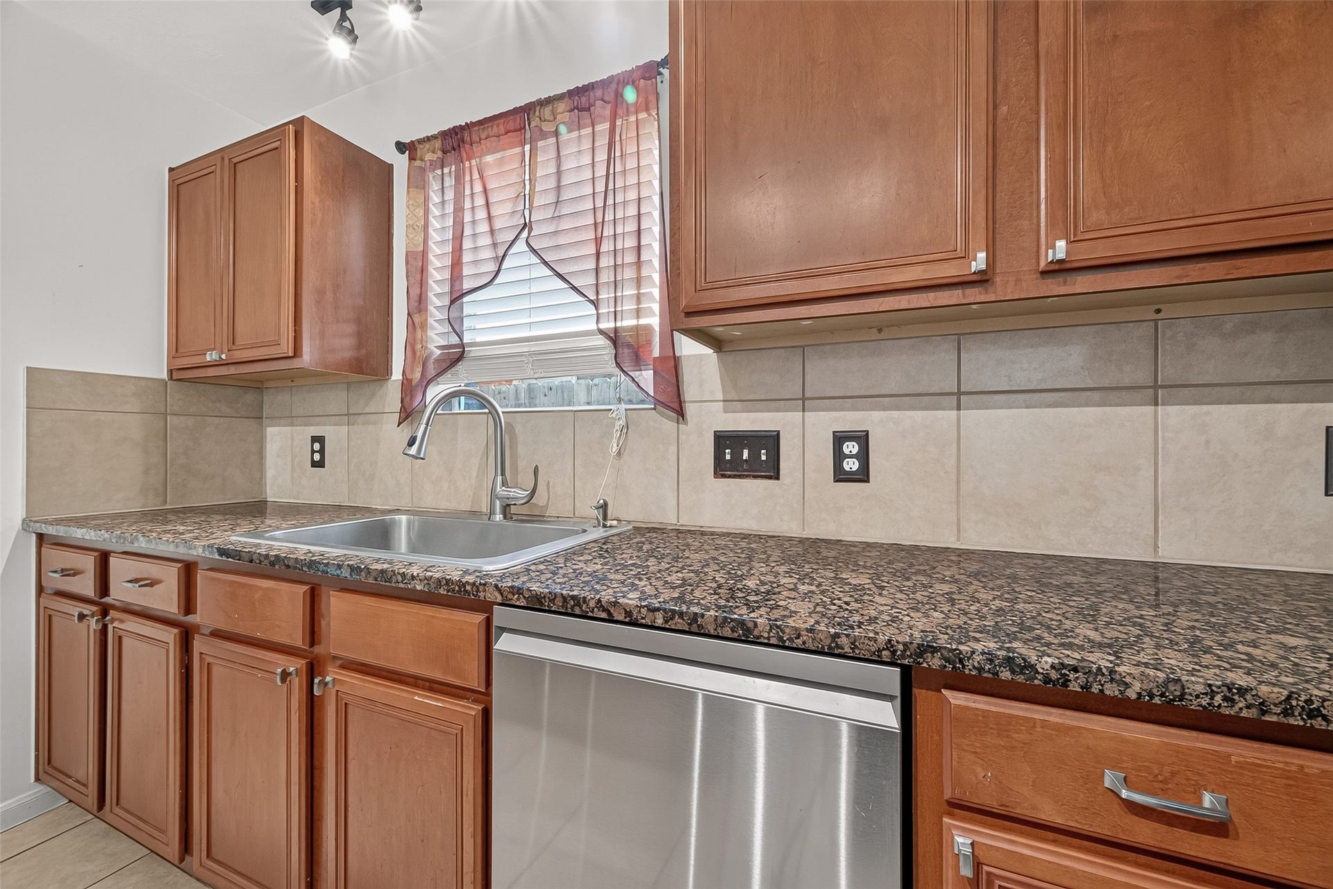 25346 Barmby Drive, Tomball, TX 77375 25346 Barmby Drive, Tomball, TX 77375