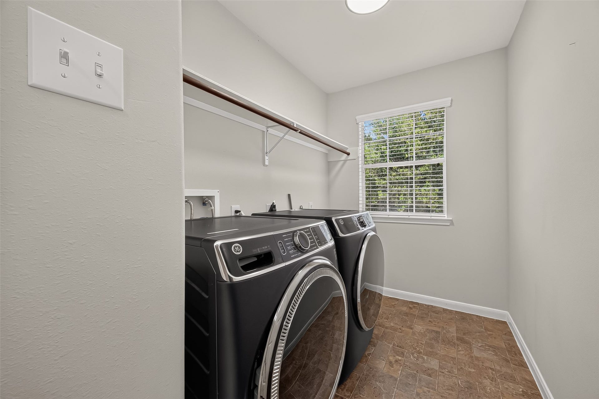 25346 Barmby Drive, Tomball, TX 77375 25346 Barmby Drive, Tomball, TX 77375