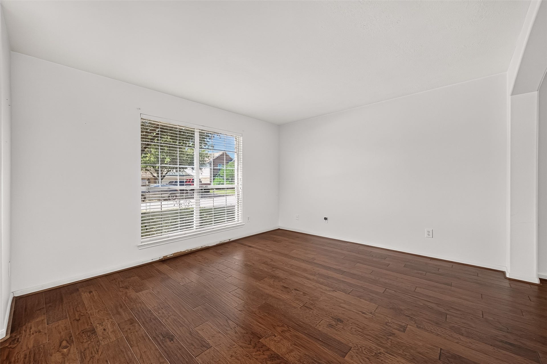 25346 Barmby Drive, Tomball, TX 77375 25346 Barmby Drive, Tomball, TX 77375
