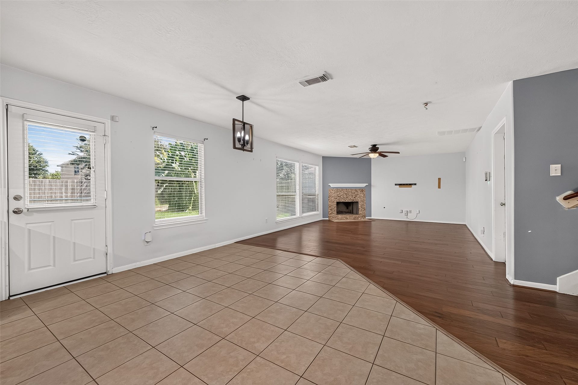 25346 Barmby Drive, Tomball, TX 77375 25346 Barmby Drive, Tomball, TX 77375
